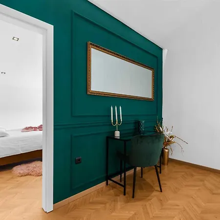 Cesarica By Kompas *