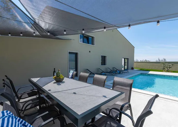 Vila Cesarica By Kompas