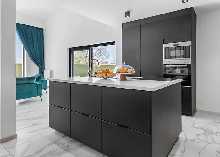 Cesarica By Kompas Vodnjan